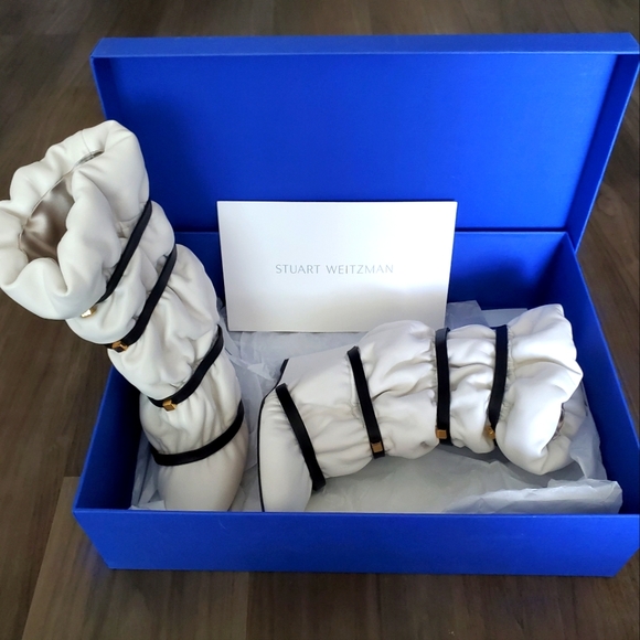 STUART WEITZMAN - Duvet Snow Bama Booties - Picture 16 of 16